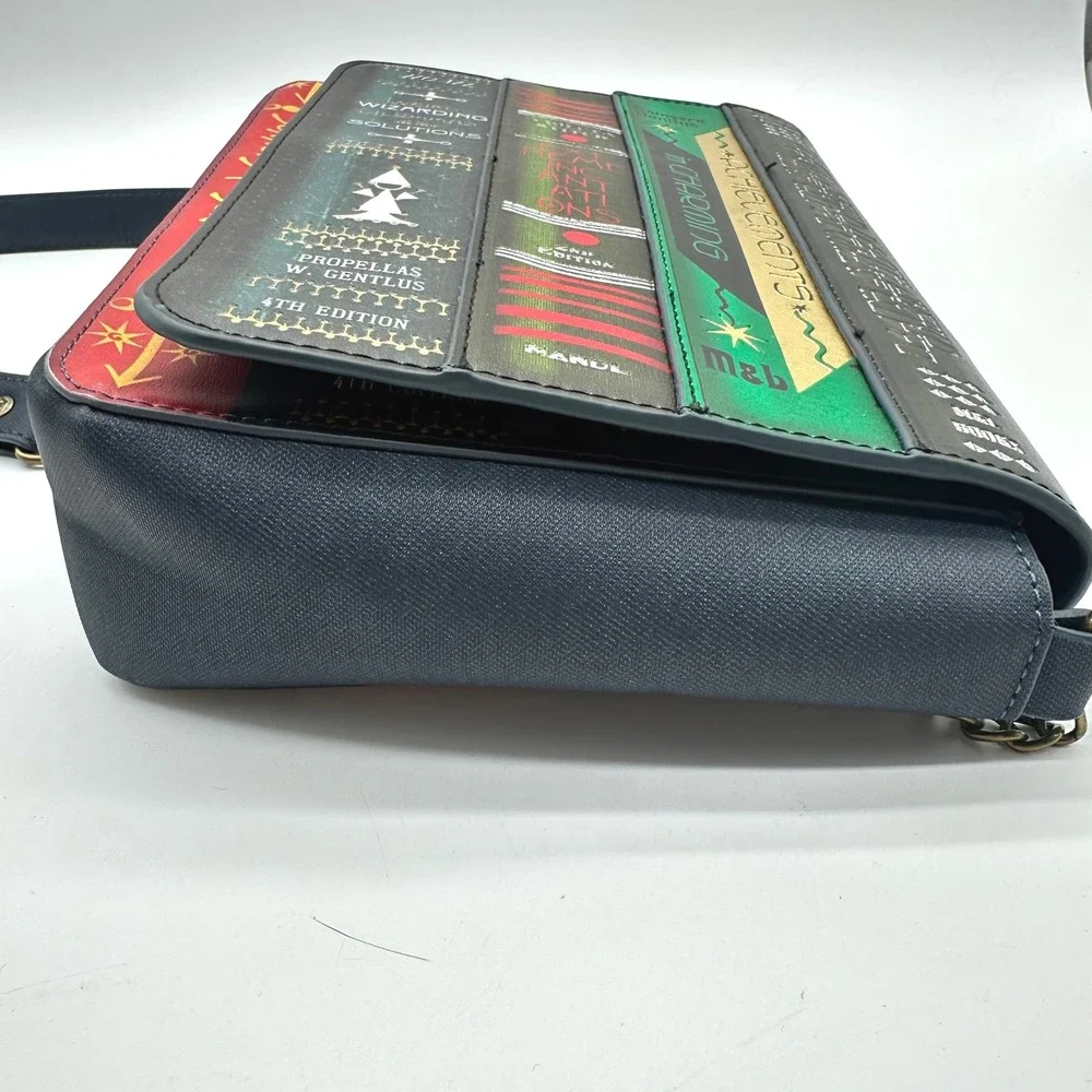NWOT Loungefly Fantastic Beasts Secrets of Dumbledore Books Crossbody Bag Purse